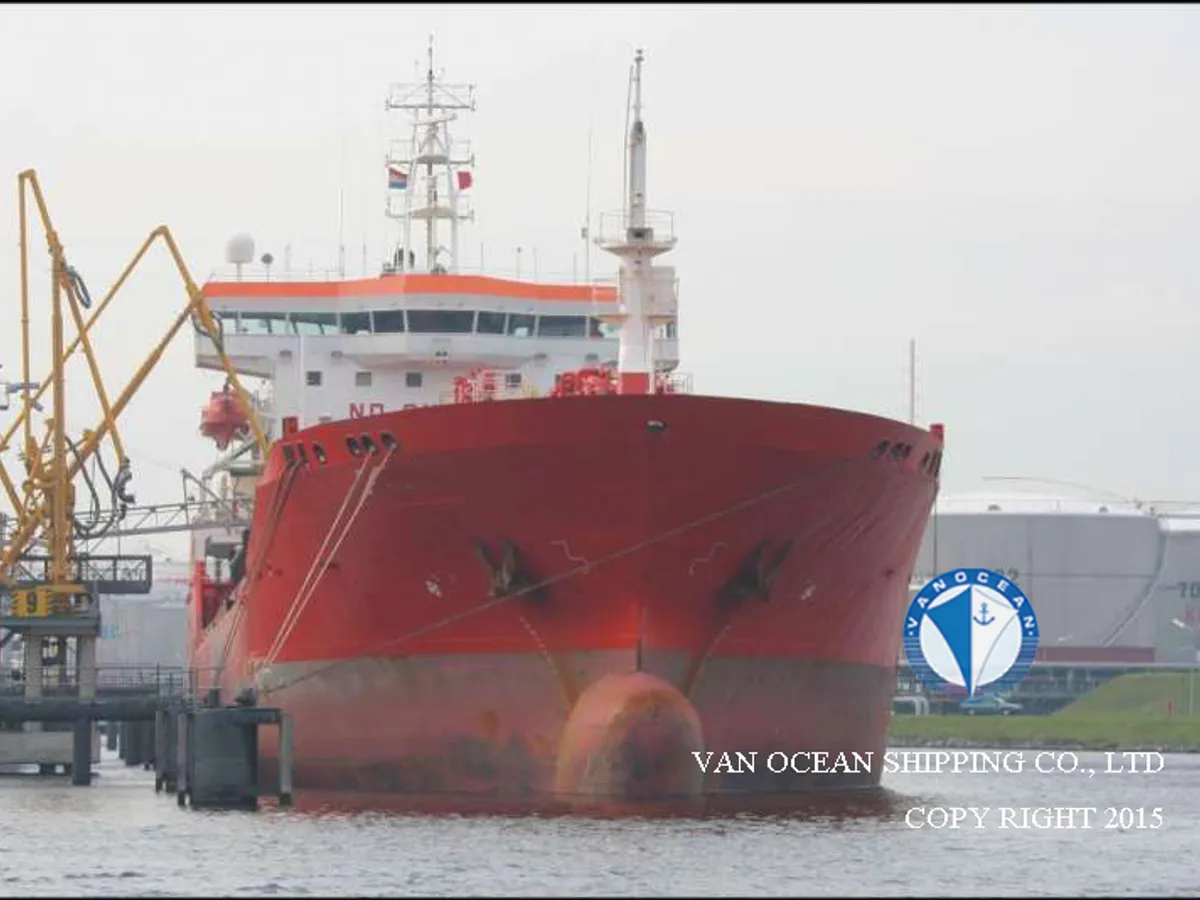Olie-/chemikaliëntanker te koop