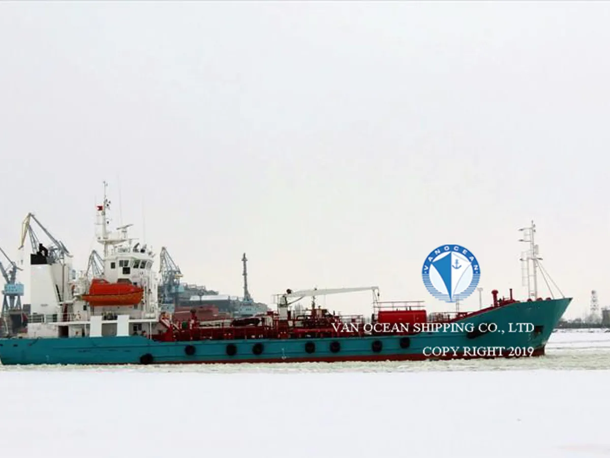 Olie-/chemikaliëntanker te koop