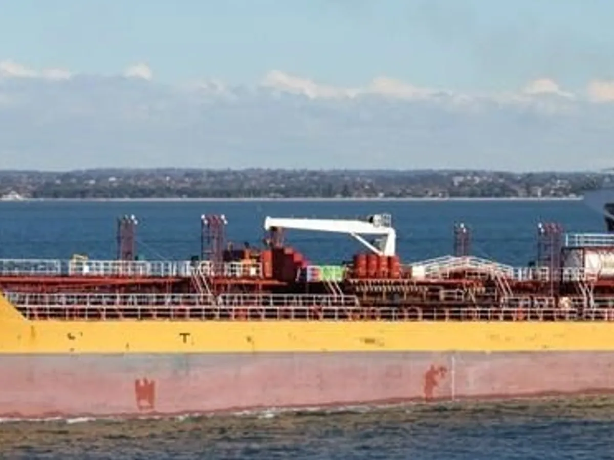 Olie-/chemikaliëntanker te koop