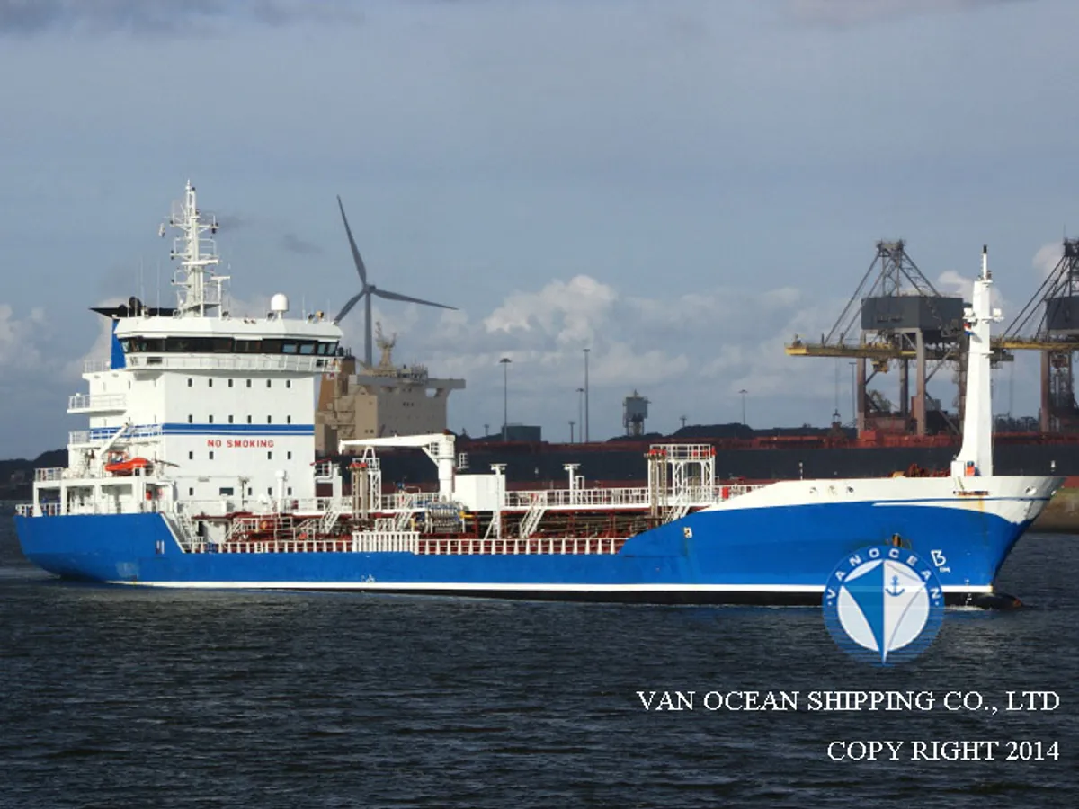 Olie-/chemikaliëntanker te koop