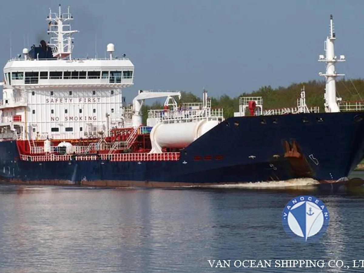 Olie-/chemikaliëntanker te koop