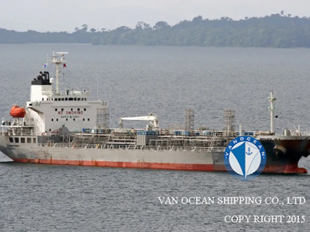 Olie-/chemikaliëntanker te koop