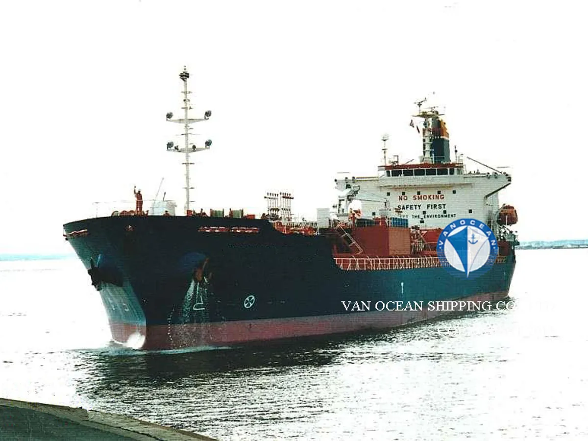 Olie-/chemikaliëntanker te koop