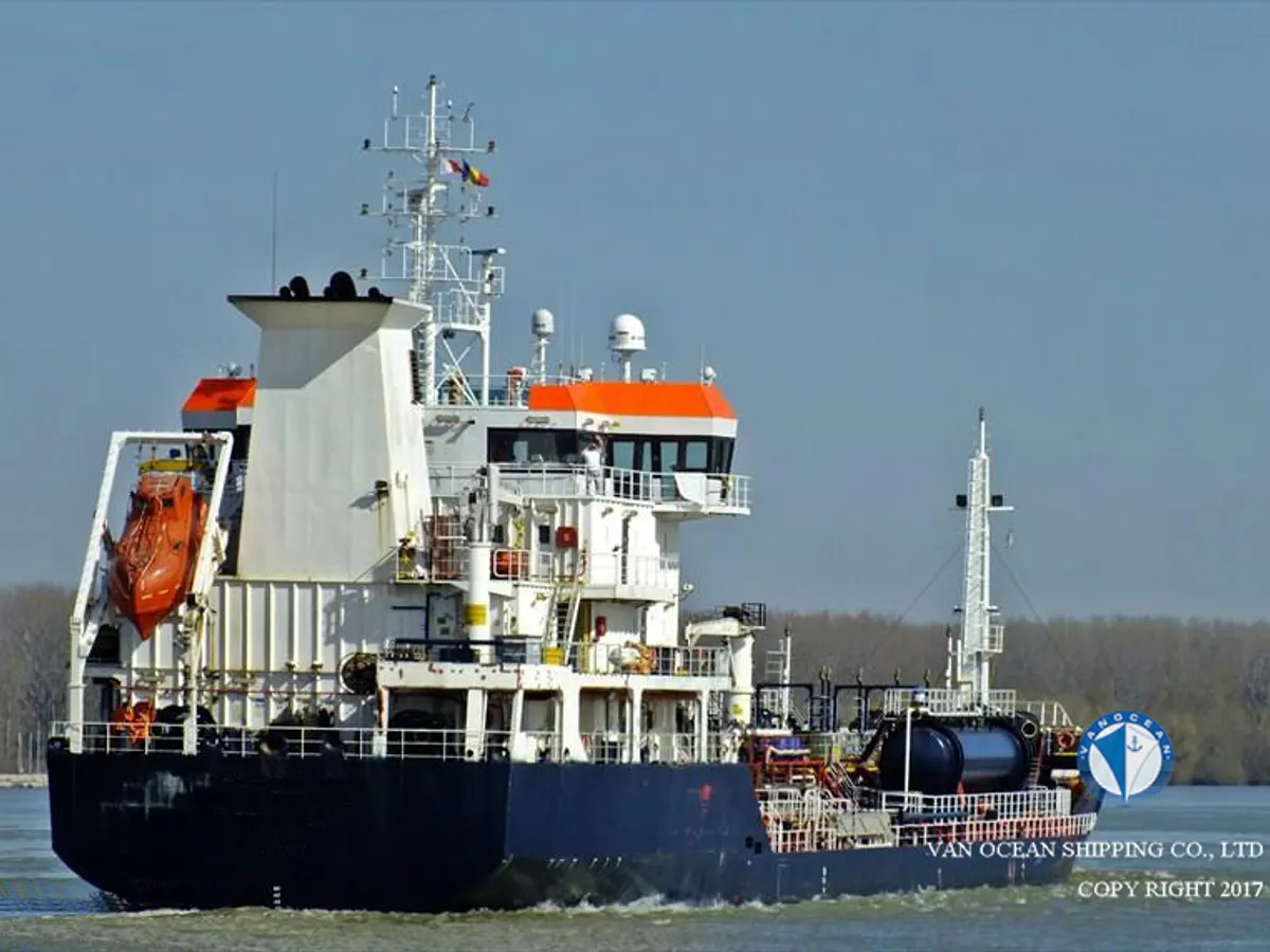 Olie-/chemikaliëntanker te koop