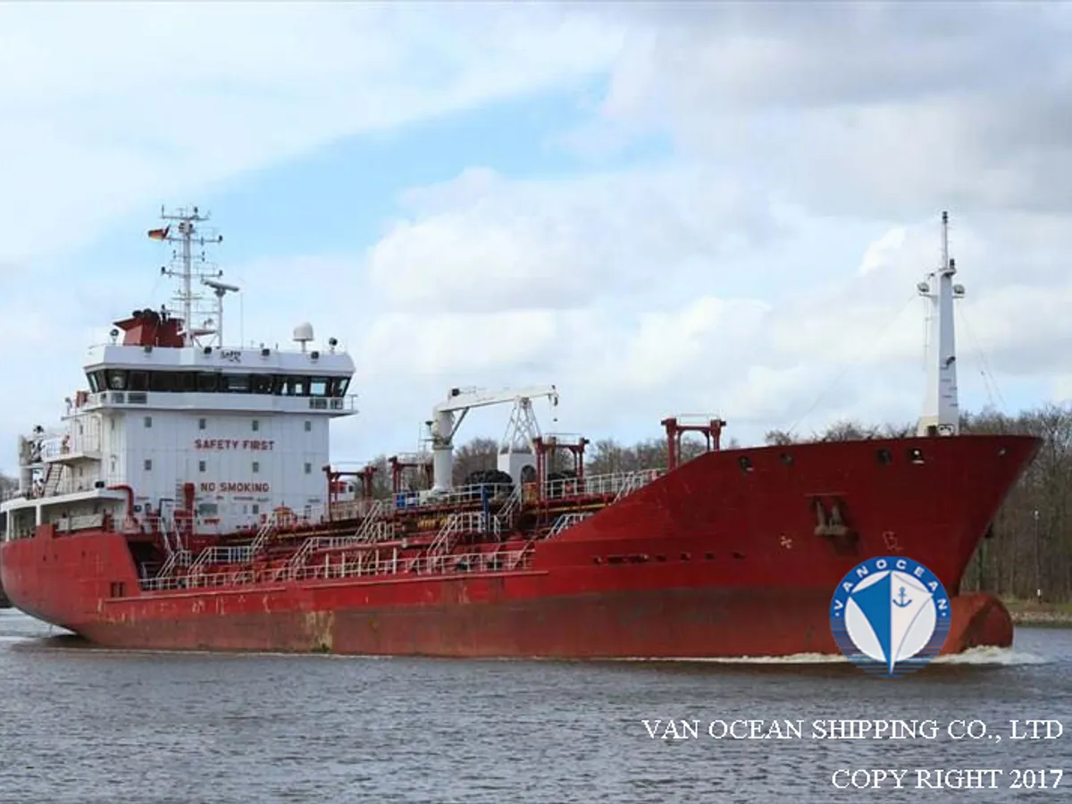 Olie-/chemikaliëntanker te koop