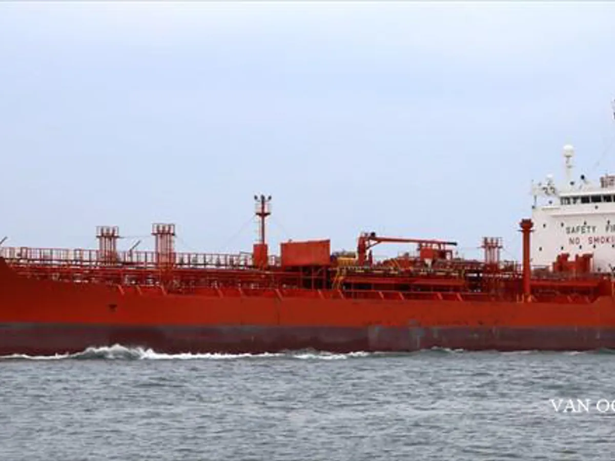 Olie-/chemikaliëntanker te koop