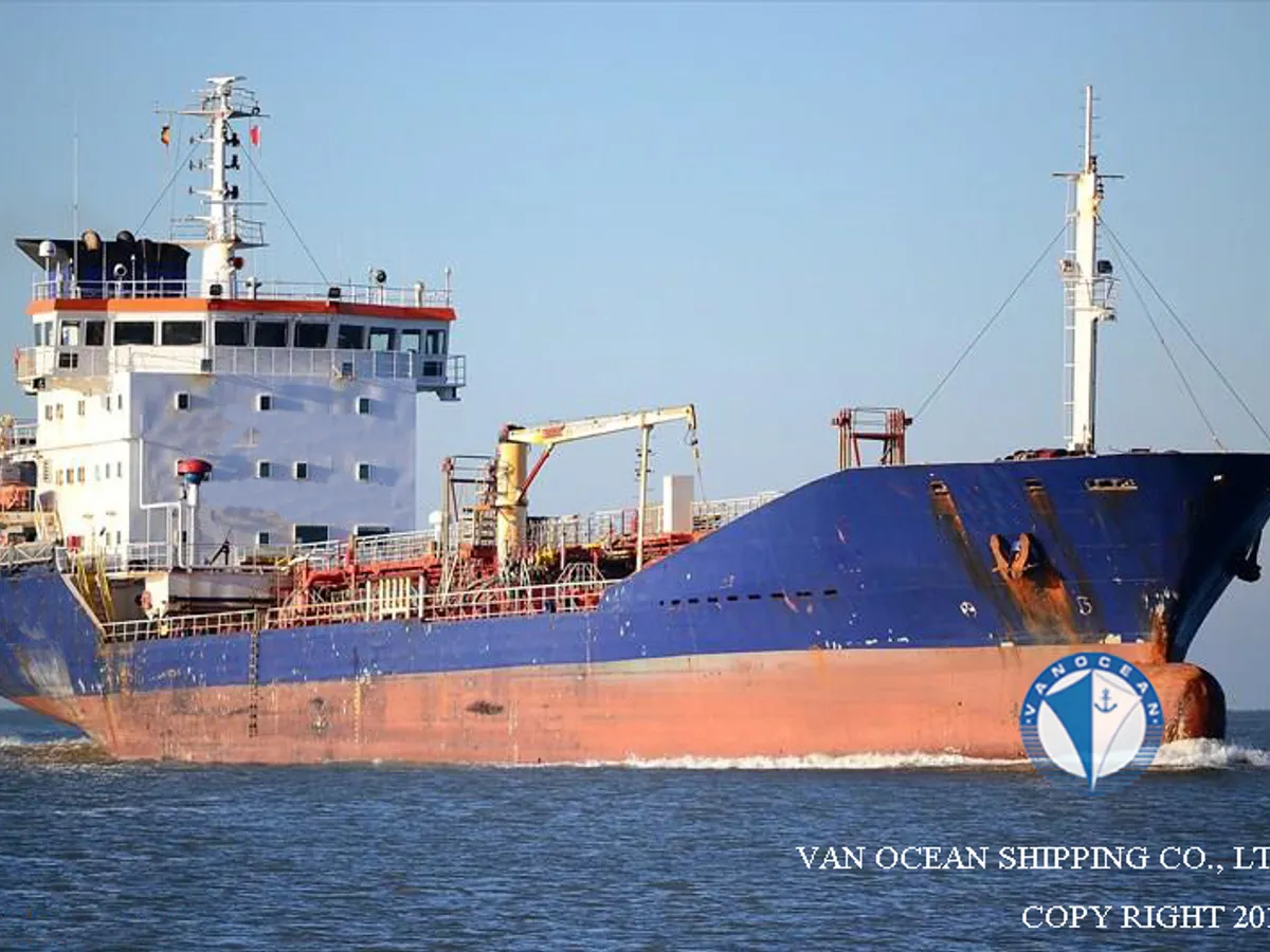 Olie-/chemikaliëntanker te koop
