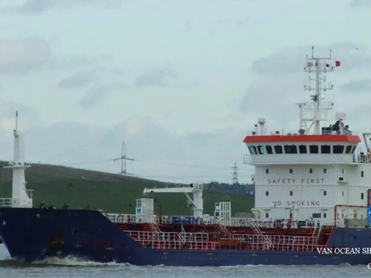 Olie-/chemikaliëntanker te koop