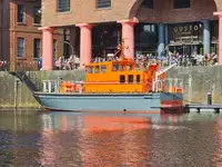 Lootsboot te koop