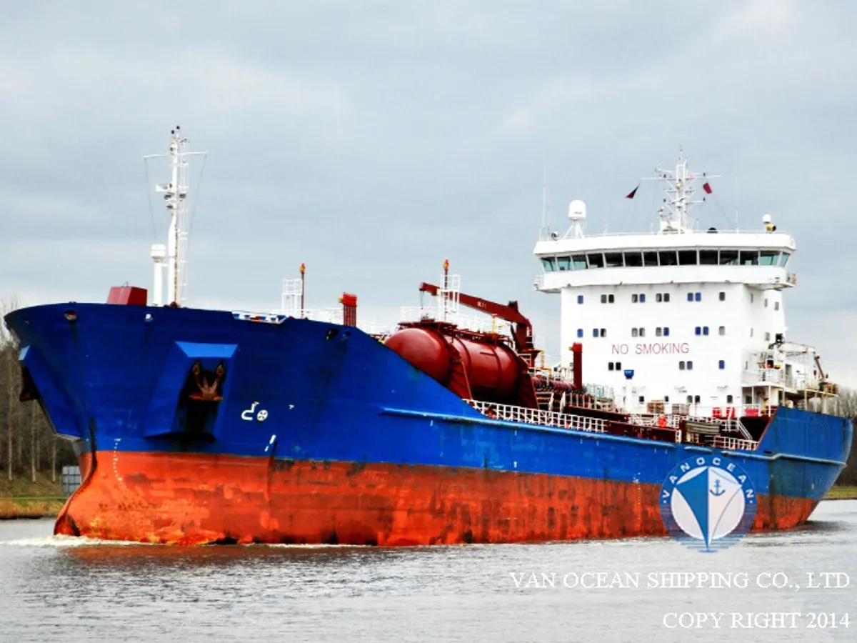 Olie-/chemikaliëntanker te koop