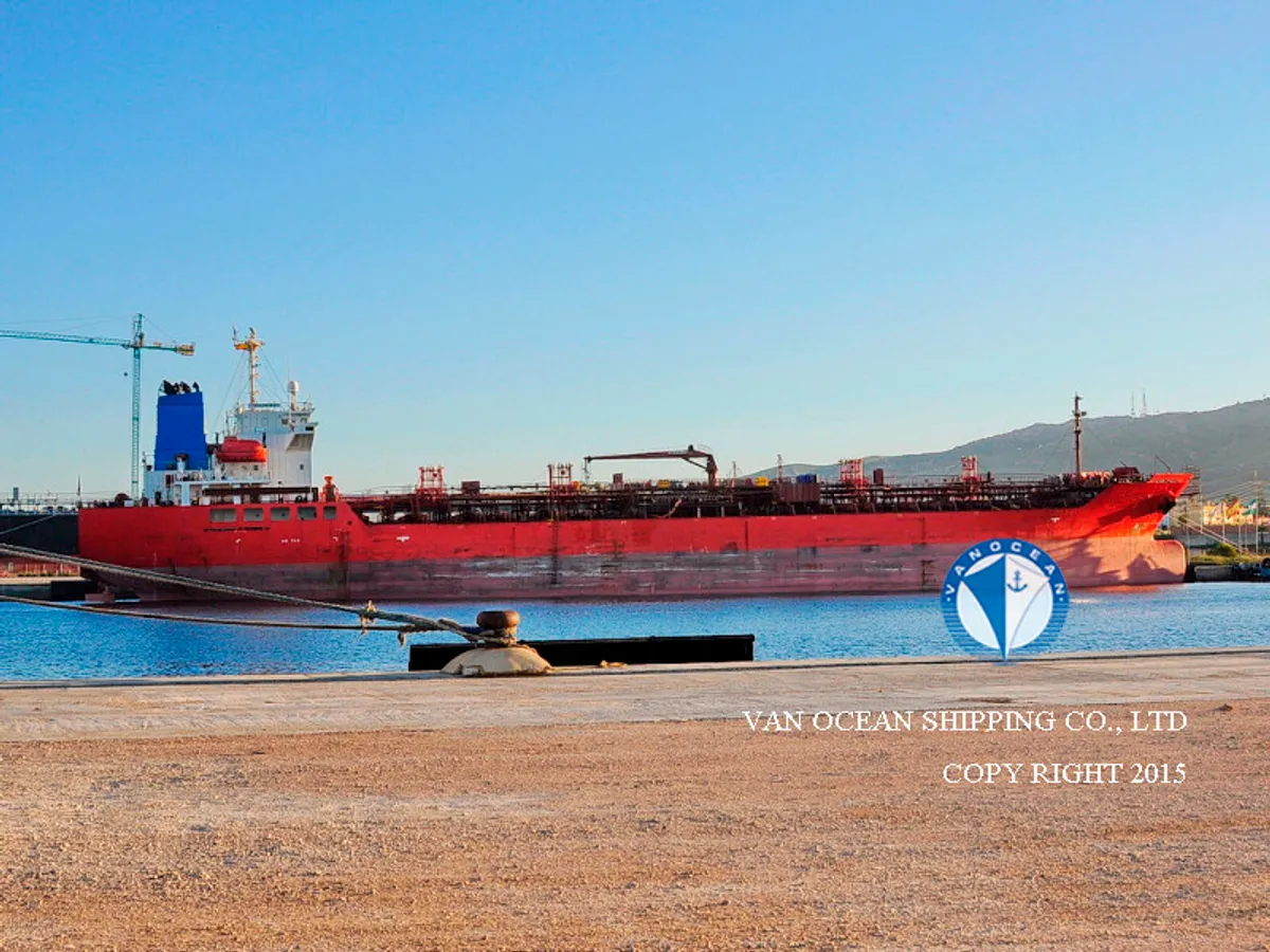 Olie-/chemikaliëntanker te koop