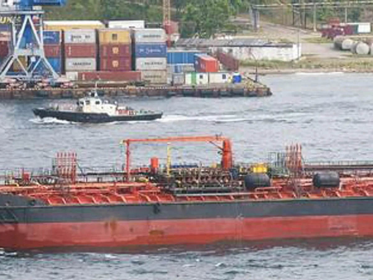 Olie-/chemikaliëntanker te koop