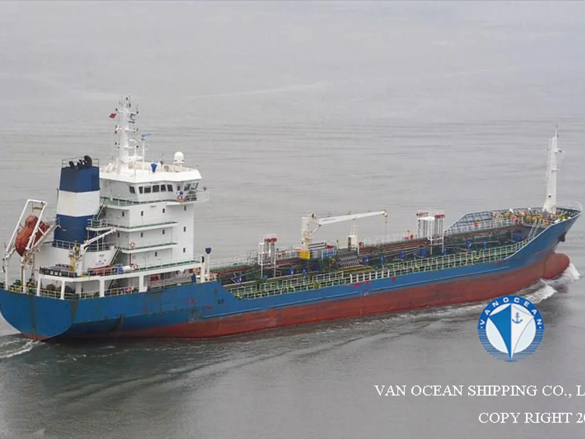 Olie-/chemikaliëntanker te koop
