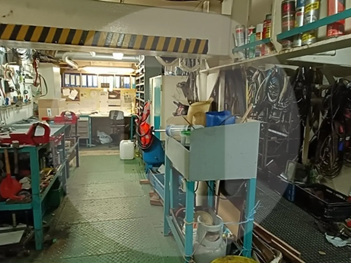 Kraanschip te koop