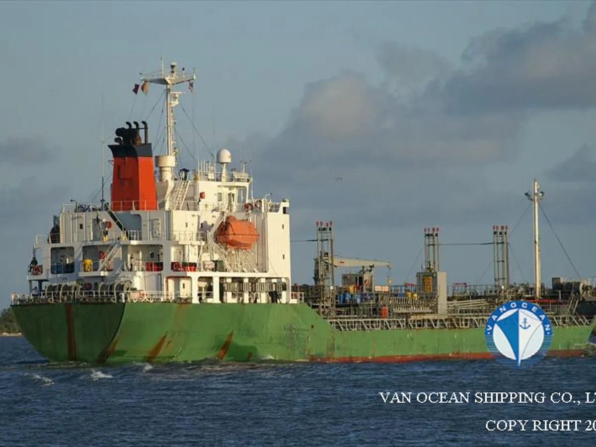 Olie-/chemikaliëntanker te koop