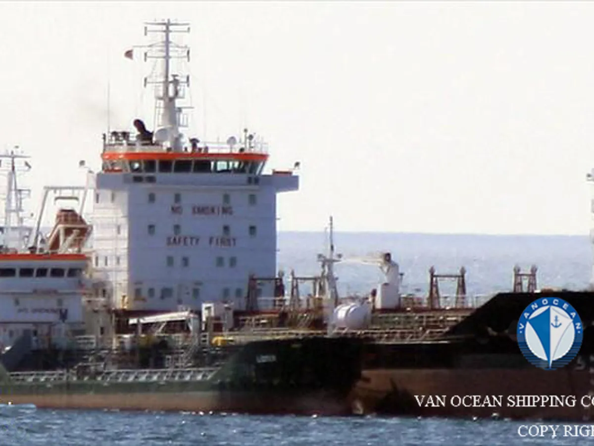 Olie-/chemikaliëntanker te koop