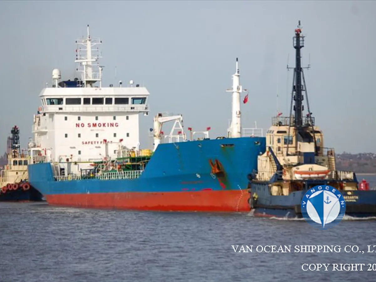 Olie-/chemikaliëntanker te koop