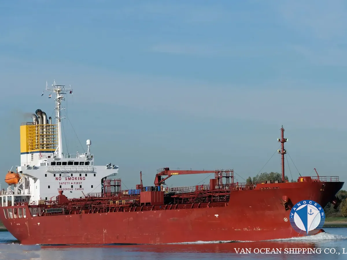 Olie-/chemikaliëntanker te koop