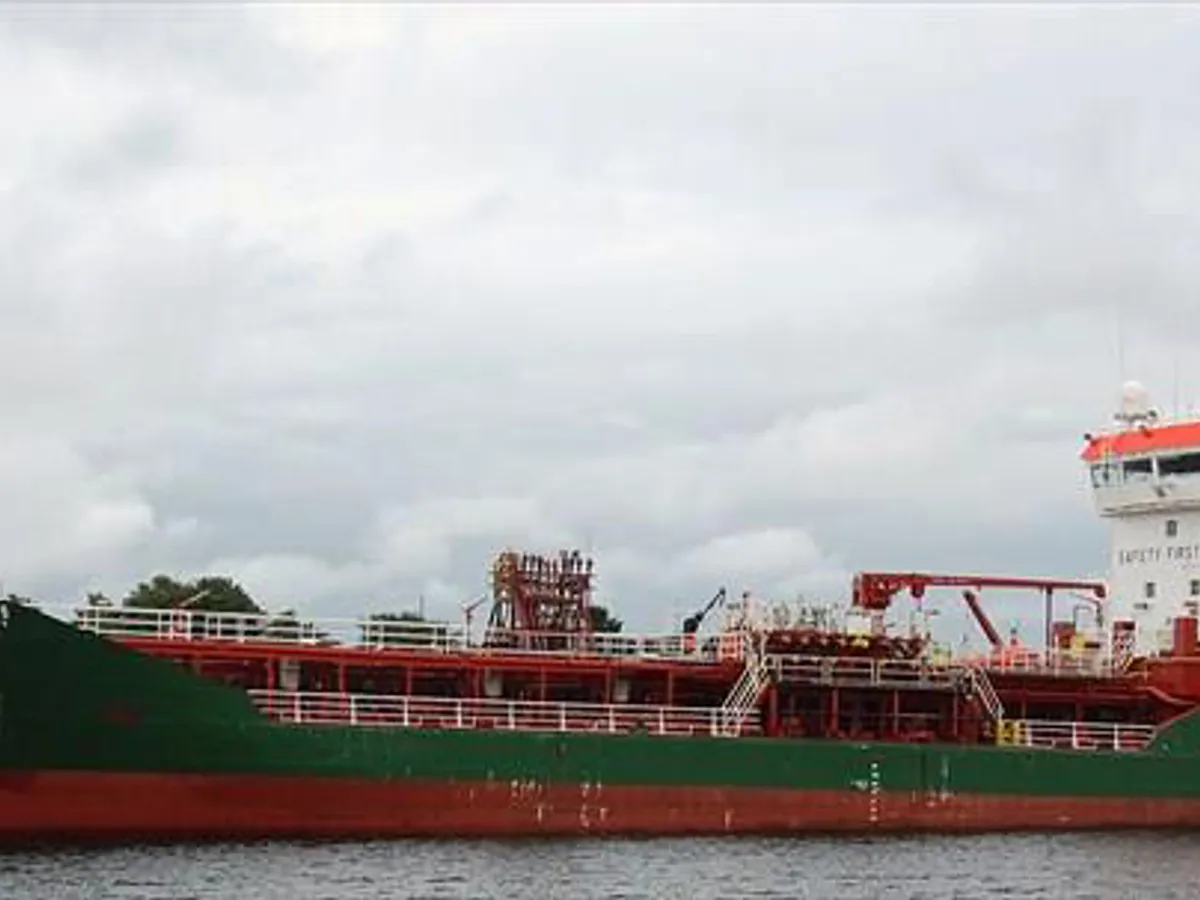 Olie-/chemikaliëntanker te koop