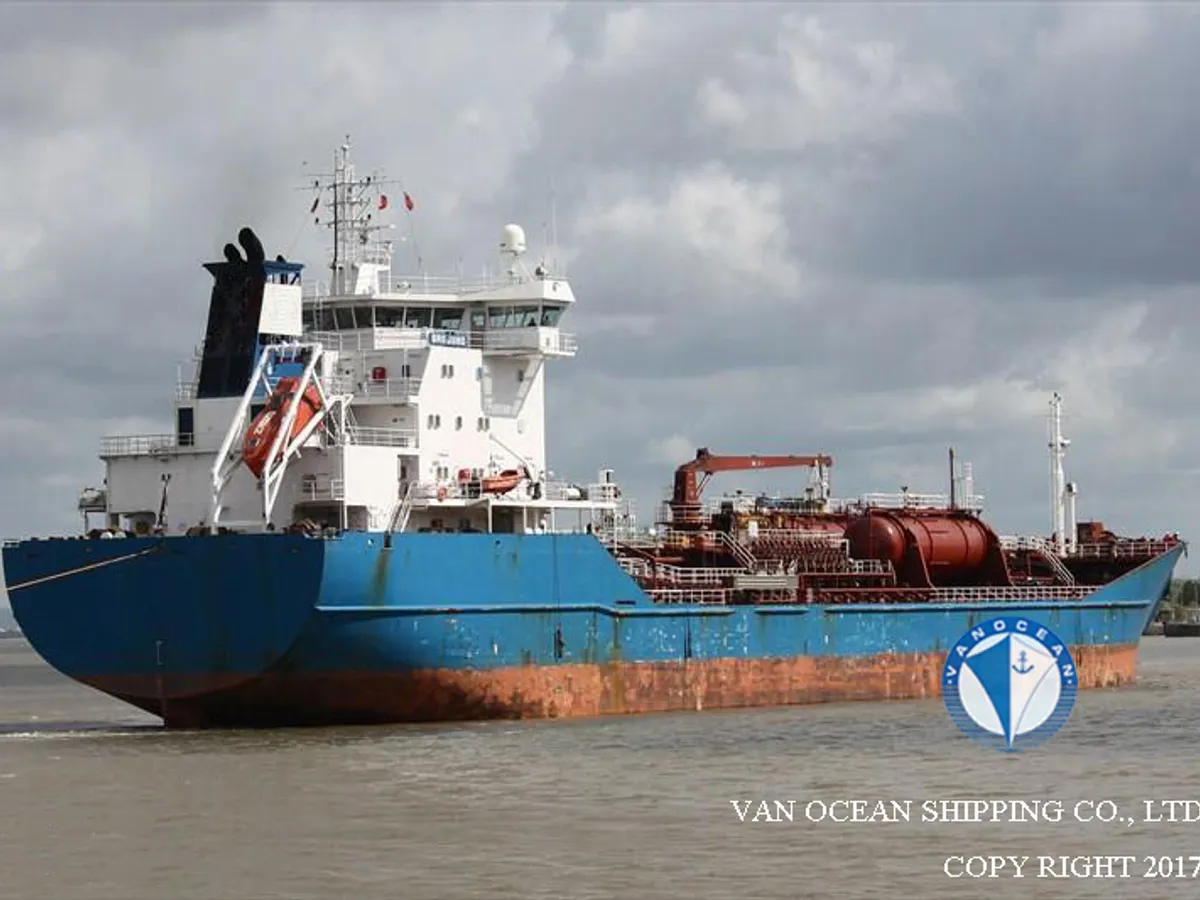 Olie-/chemikaliëntanker te koop