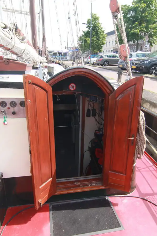 Drijvend hotel te koop