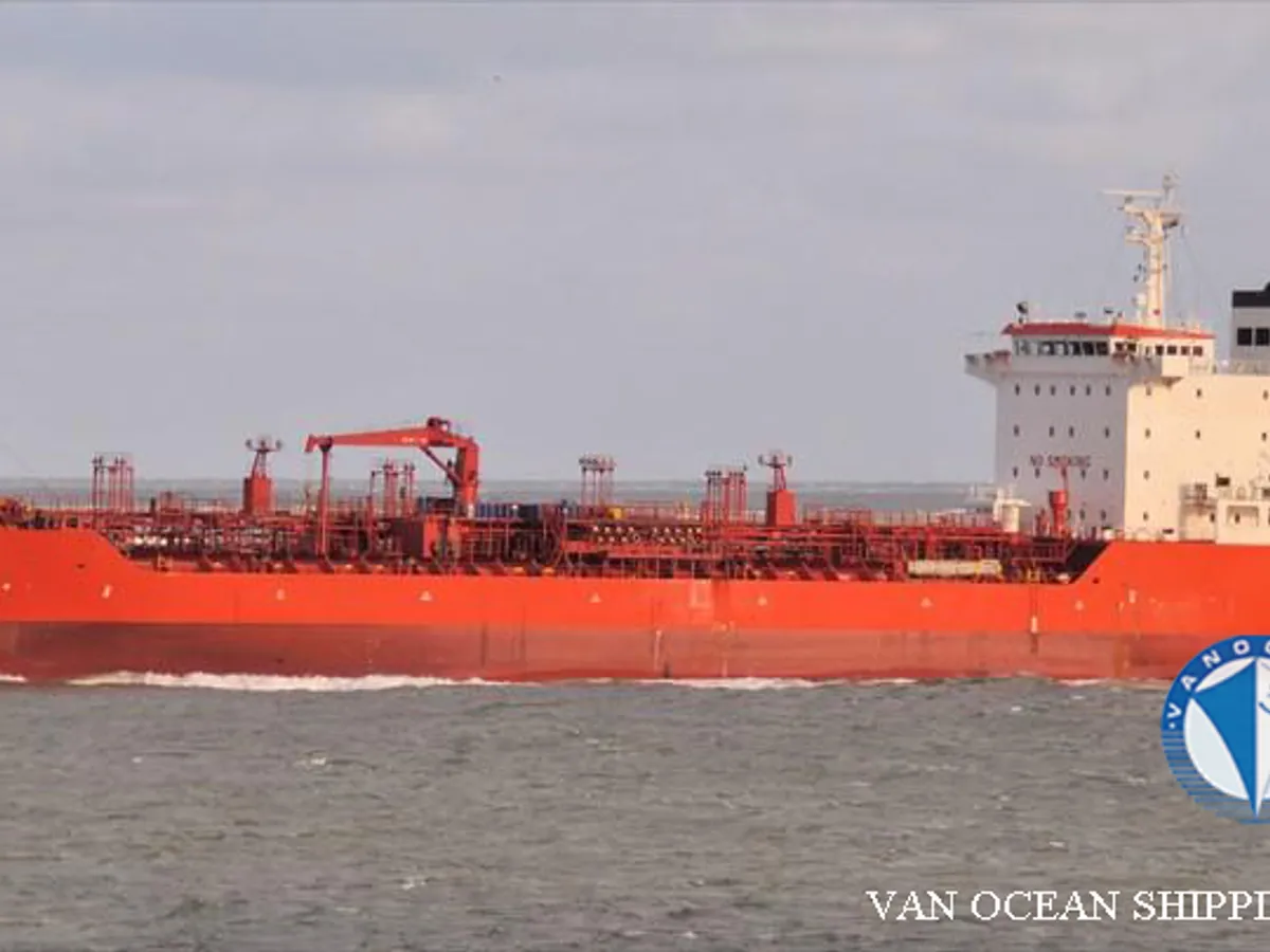 Olie-/chemikaliëntanker te koop