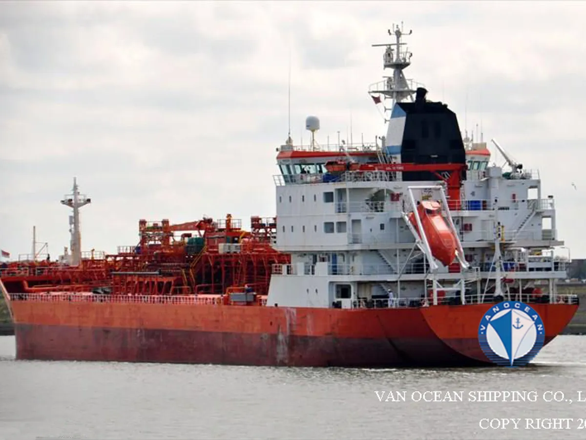 Olie-/chemikaliëntanker te koop