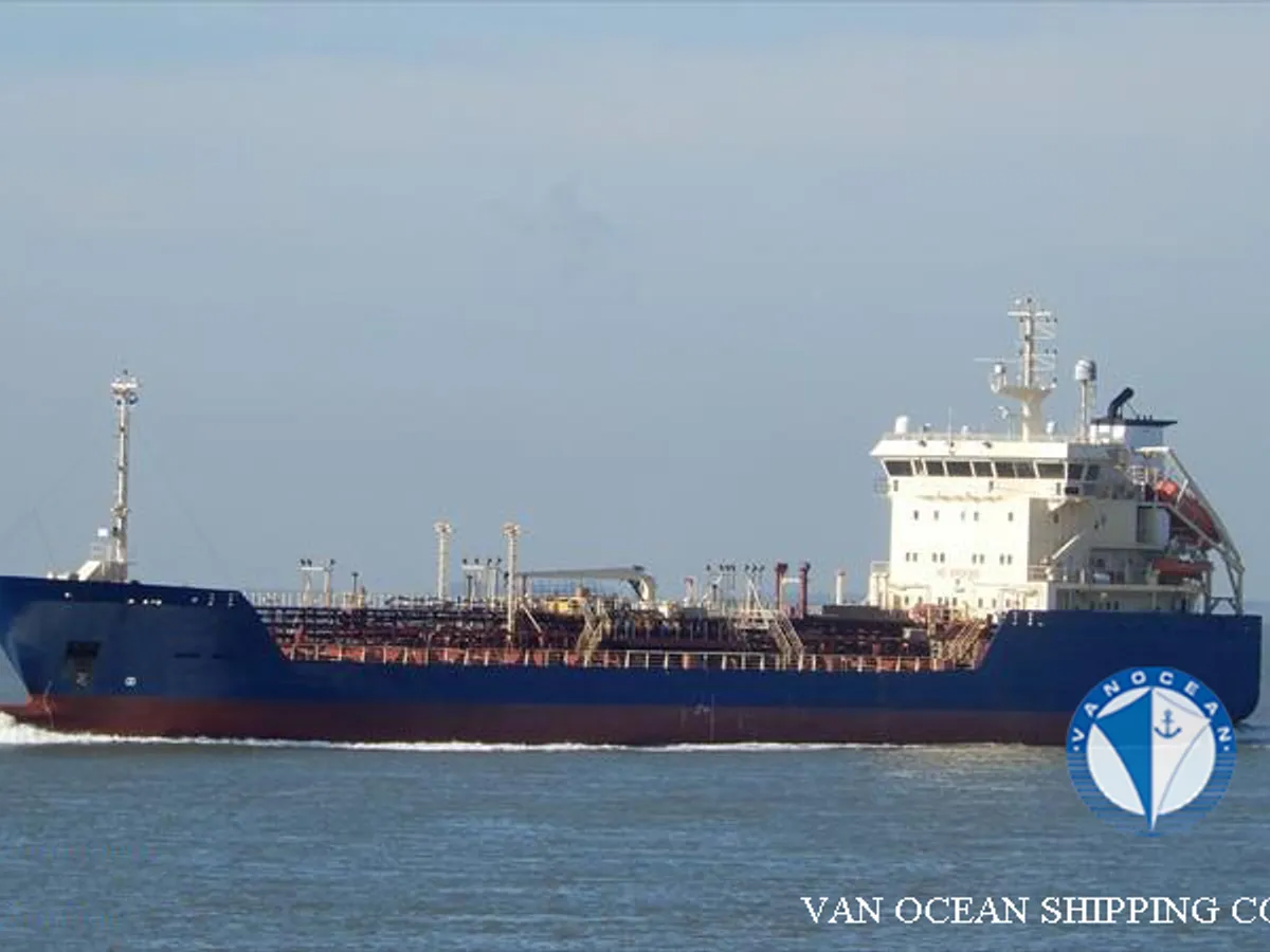 Olie-/chemikaliëntanker te koop
