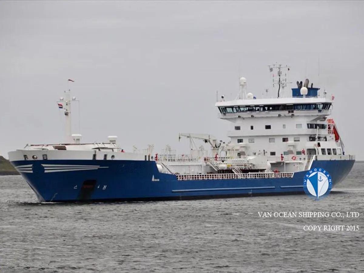 Olie-/chemikaliëntanker te koop